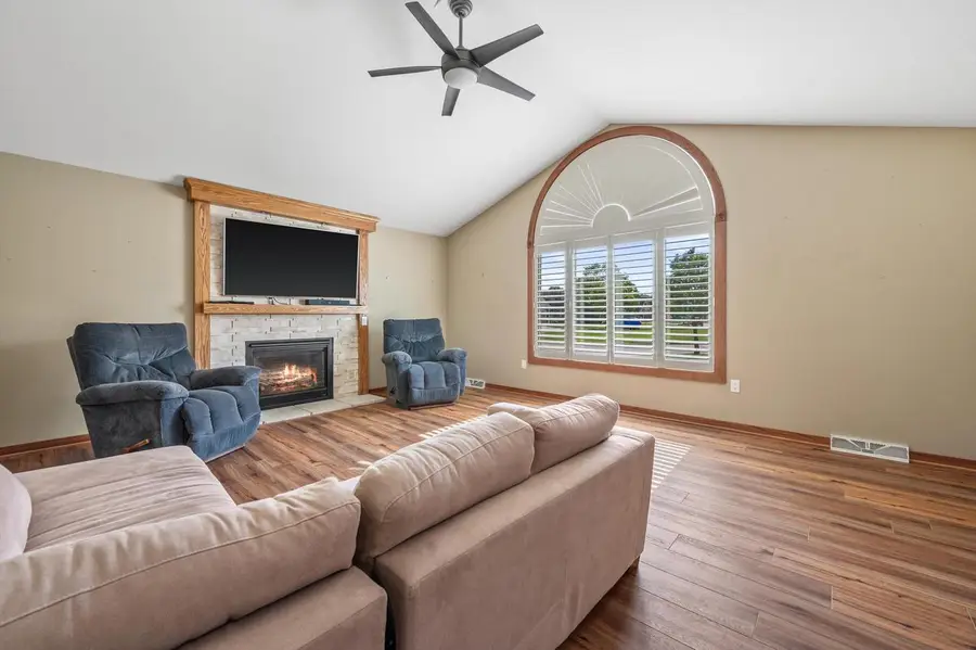 2803 Ridgeline CIRCLE, Waukesha, WI 53188 - #3
