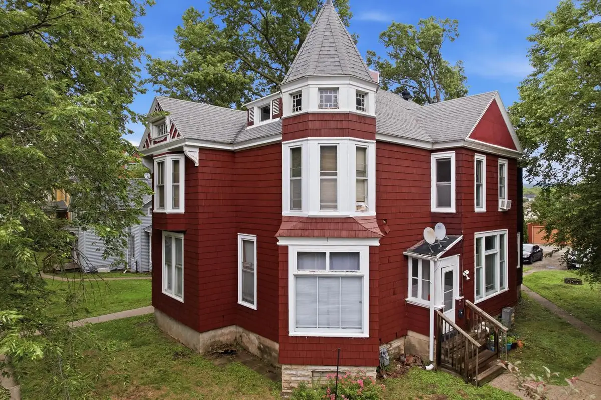 219 9th STREET S, La Crosse, WI 54601 - #1