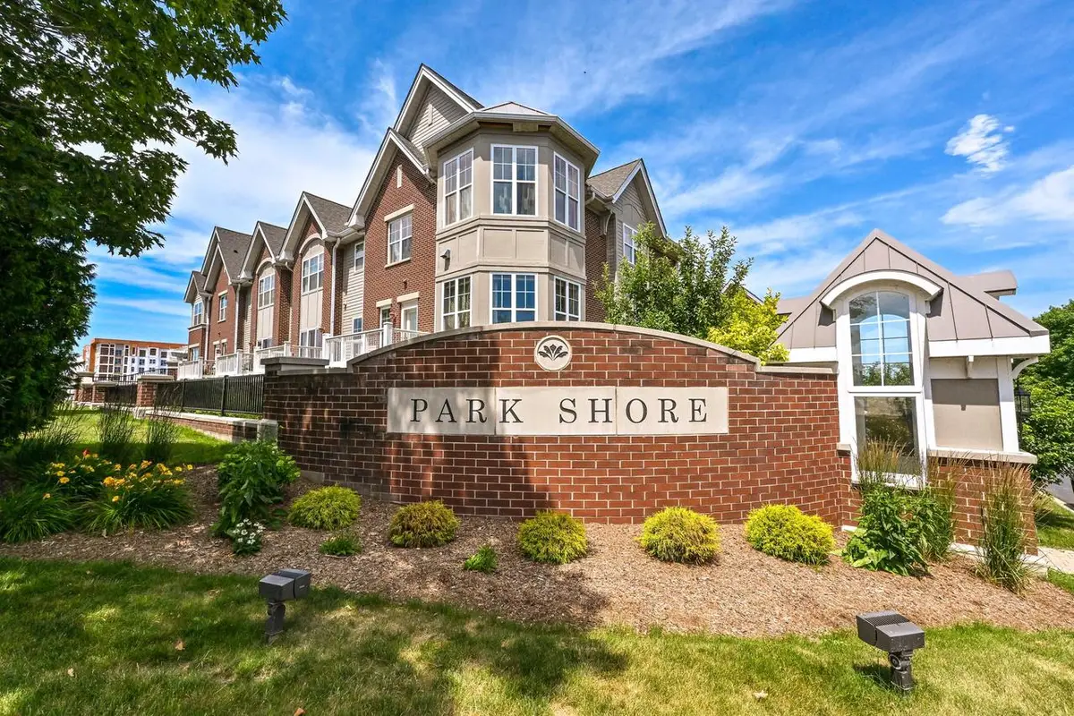 3930 S Lake DRIVE #303, Saint Francis, WI 53235 - #1