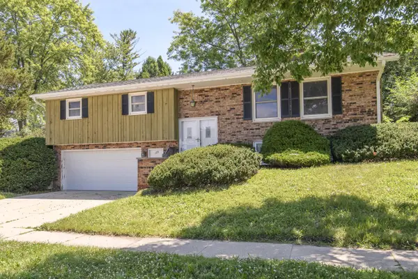 125 N Grandview BOULEVARD, Waukesha, WI 53188
