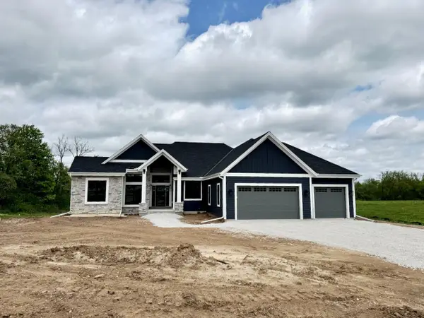 W256 S6421 Pheasant Run DRIVE, Waukesha, WI 53189