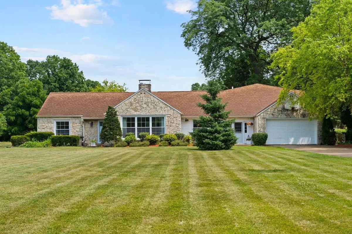 2630 S Root River PARKWAY, Milwaukee, WI 53227 - #1
