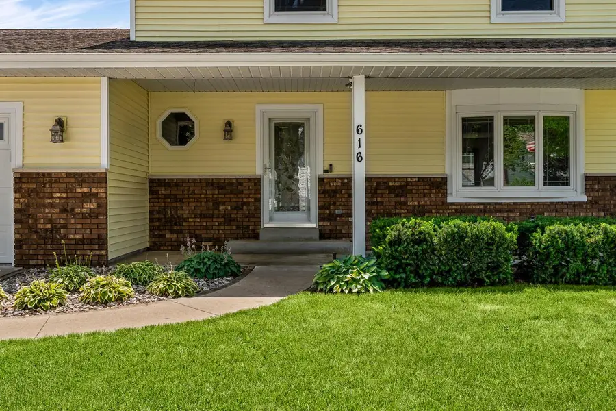 616 Grove STREET, Onalaska, WI 54650 - #2