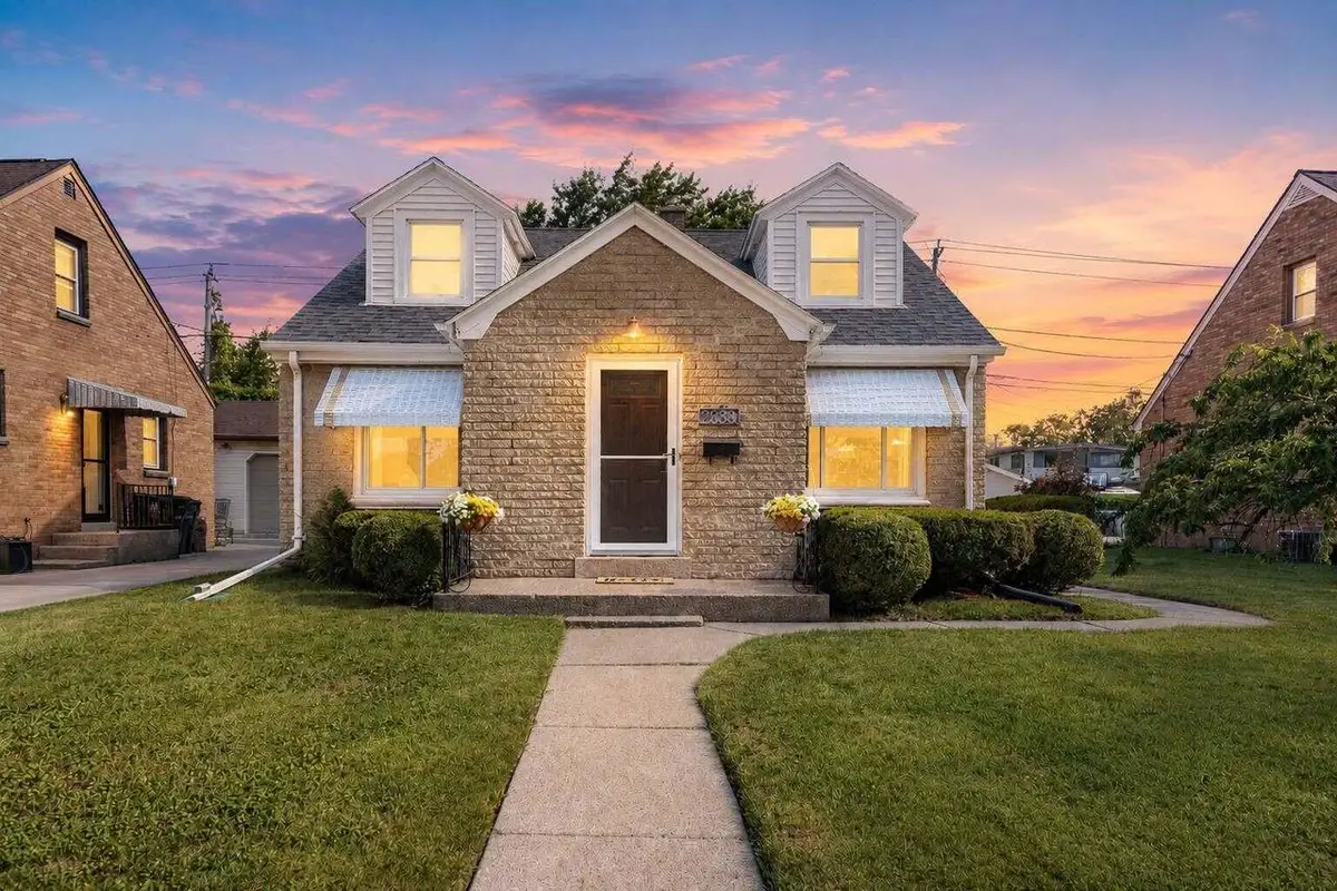 3438 E Whittaker AVENUE, Cudahy, WI 53110 - #1