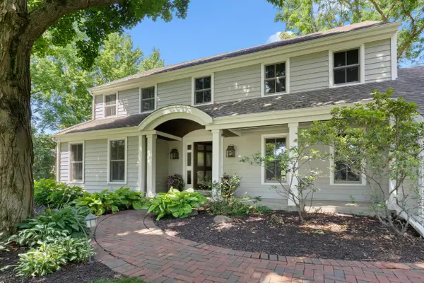 N61W29544 S Woodfield ROAD, Hartland, WI 53029
