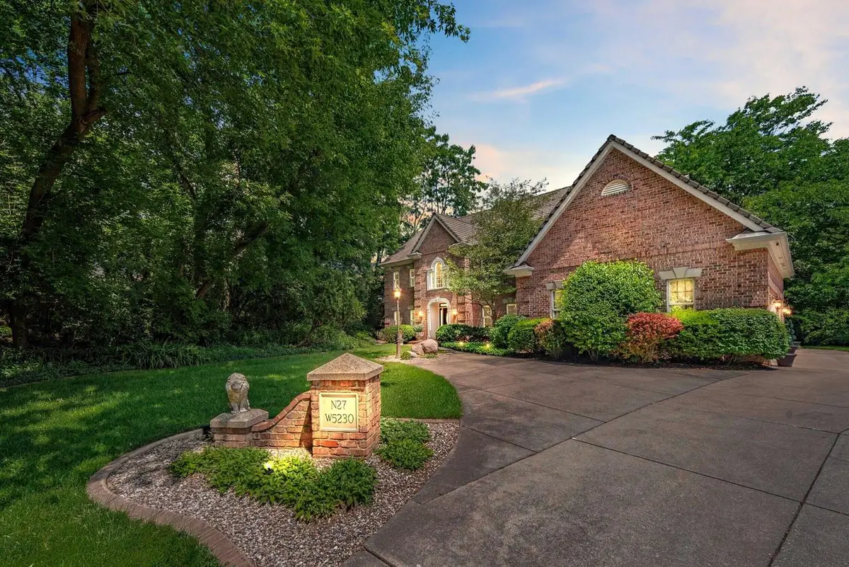 N27W5230 Hamilton ROAD, Cedarburg, WI 53012 - #1