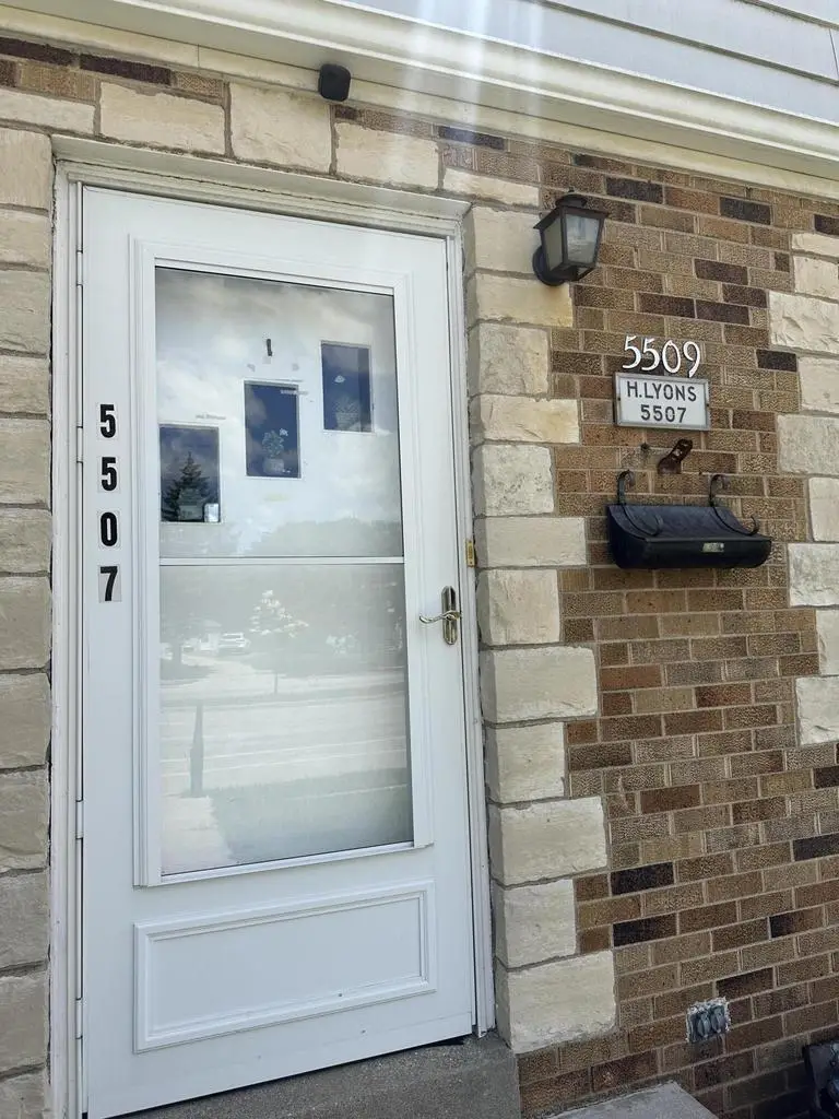 5507 W Oklahoma AVENUE #5509, Milwaukee, WI 53219 - #3
