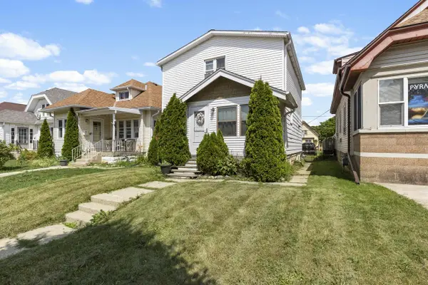 2152 S 72nd STREET, West Allis, WI 53219
