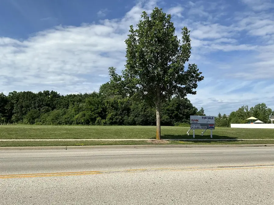 9501 W DREXEL AVENUE, Franklin, WI 53132 - #3