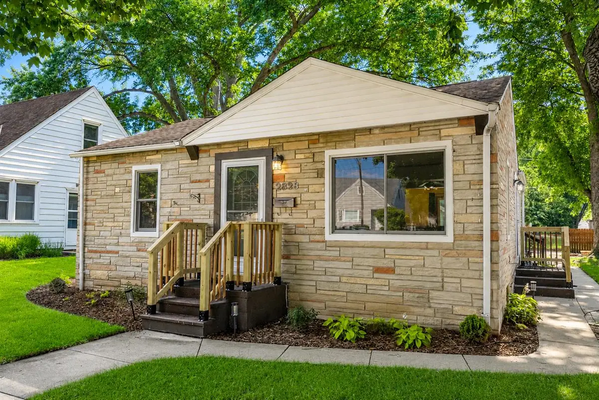 2828 N 89th STREET, Milwaukee, WI 53222 - #1