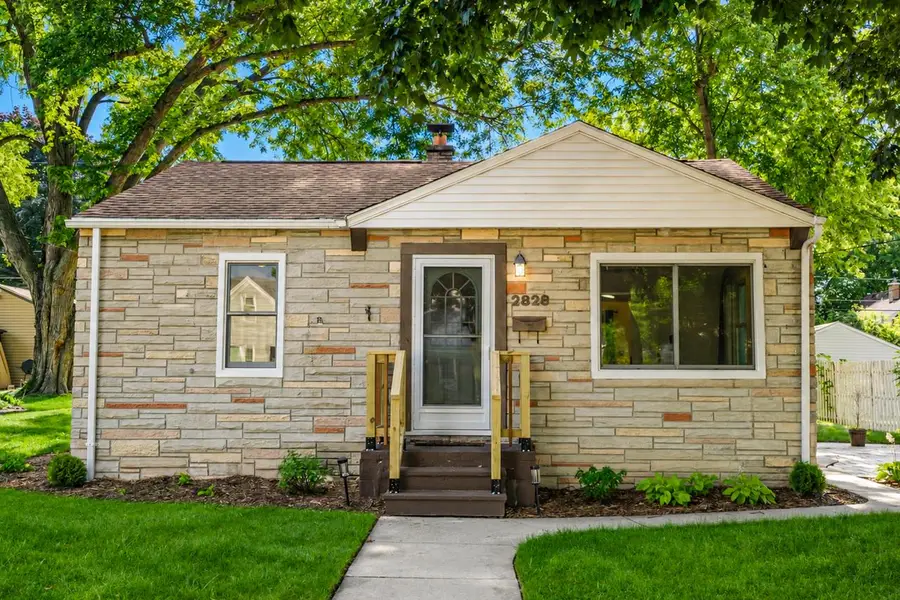 2828 N 89th STREET, Milwaukee, WI 53222 - #2