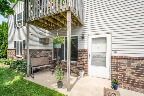 160 S Maple AVENUE #1, Slinger, WI 53086