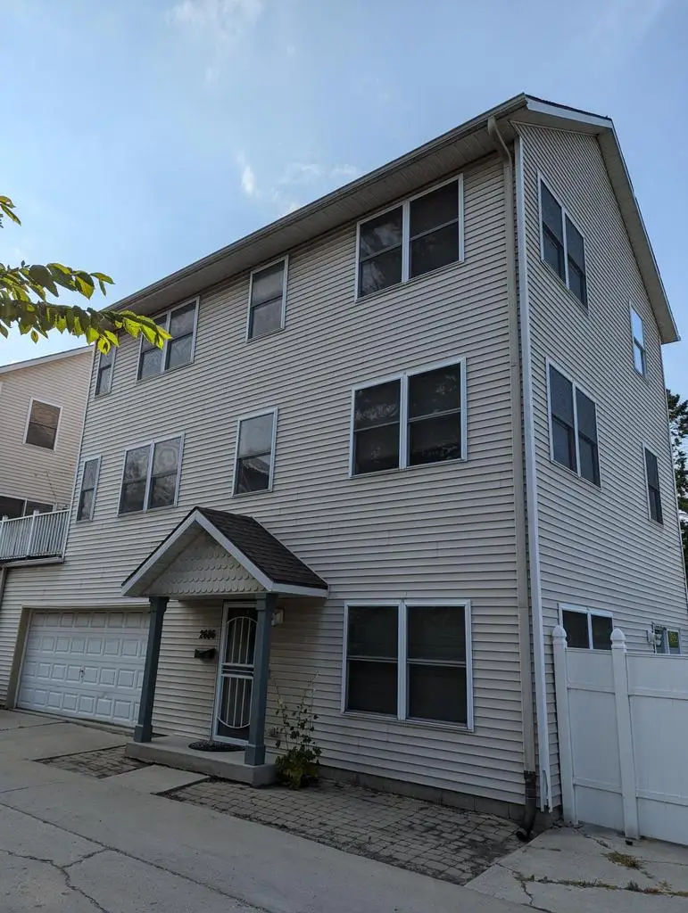 2686 N Humboldt BOULEVARD, Milwaukee, WI 53212 - #1