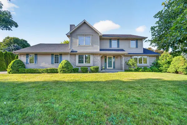 3805 Glencoe DRIVE, Mount Pleasant, WI 53403