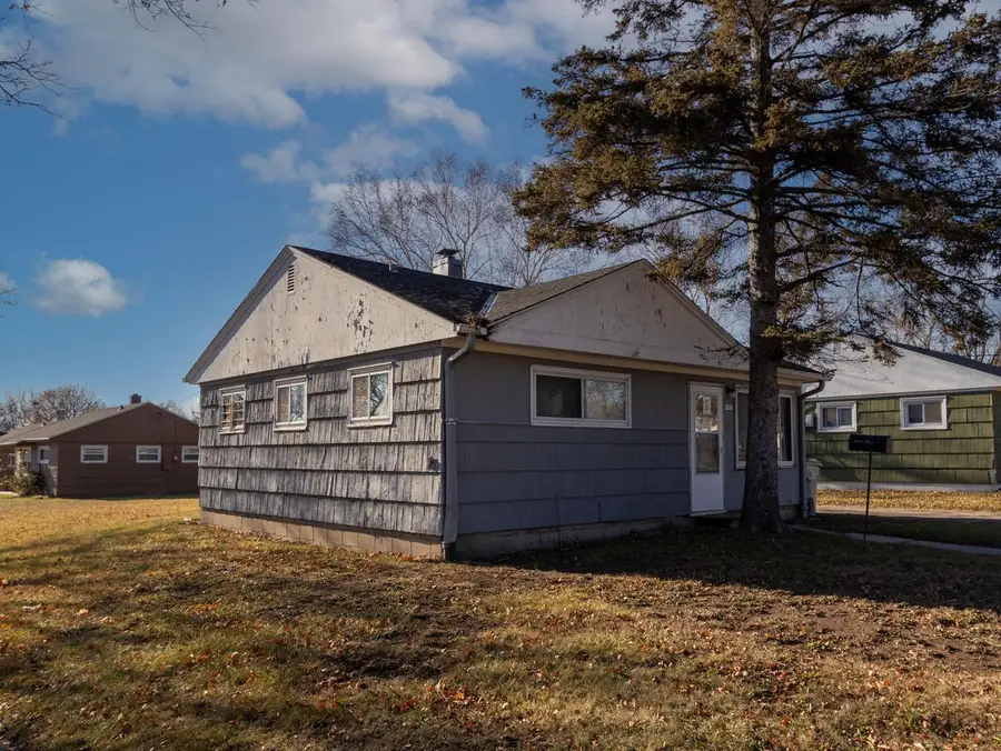 6001 W Carmen AVENUE, Milwaukee, WI 53218 - #3