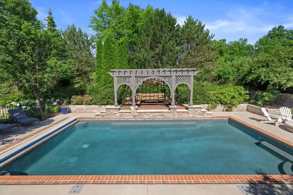 1168 Mary Hill CIRCLE, Hartland, WI 53029 - #1
