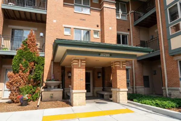 15295 W Library LANE #213, New Berlin, WI 53151