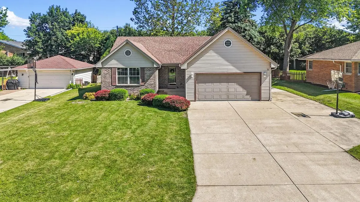 7116 W Carpenter AVENUE, Greenfield, WI 53220 - #1