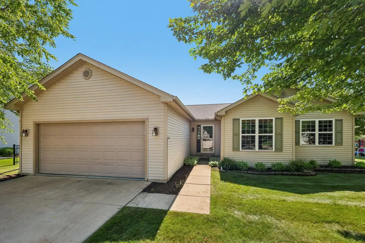 1109 Hickory LANE, Watertown, WI 53094 - #1