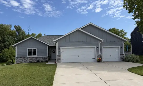 491 Thurow DRIVE, Oconomowoc, WI 53066
