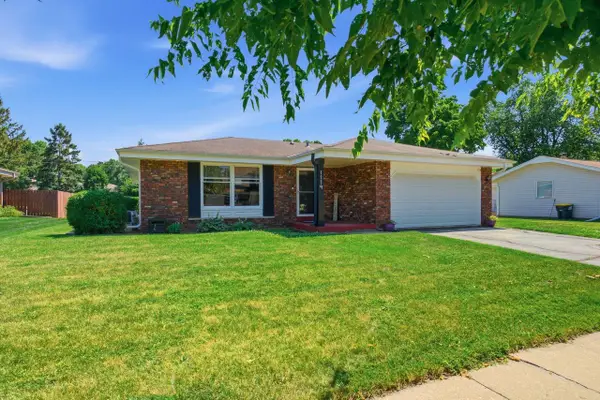 1119 Dogwood LANE, Waukesha, WI 53189