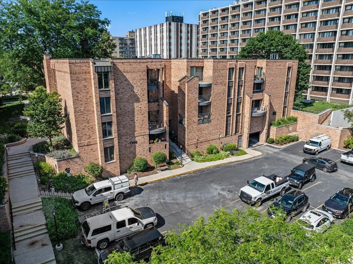 1906 E Shorewood BOULEVARD #149, Milwaukee, WI 53211 - #1