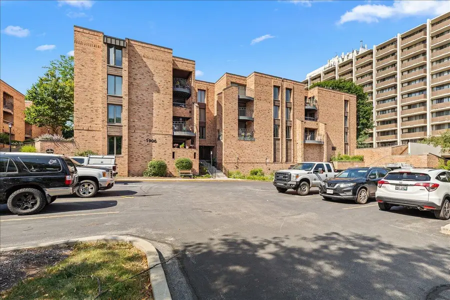 1906 E Shorewood BOULEVARD #149, Milwaukee, WI 53211 - #3