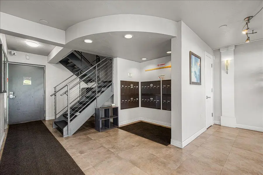 2121 N Cambridge AVENUE #302, Milwaukee, WI 53202 - #3