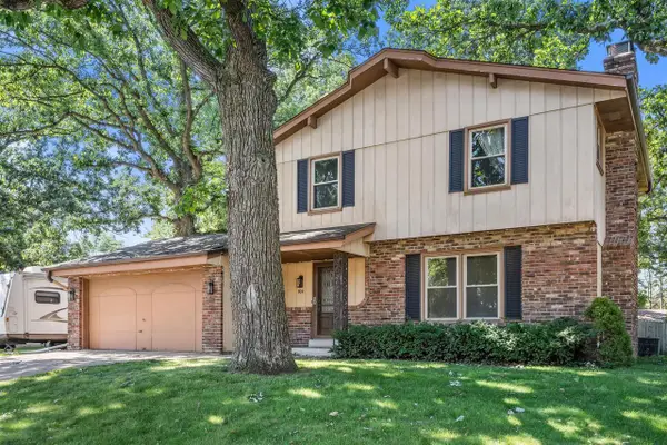 909 School DRIVE, Waukesha, WI 53189