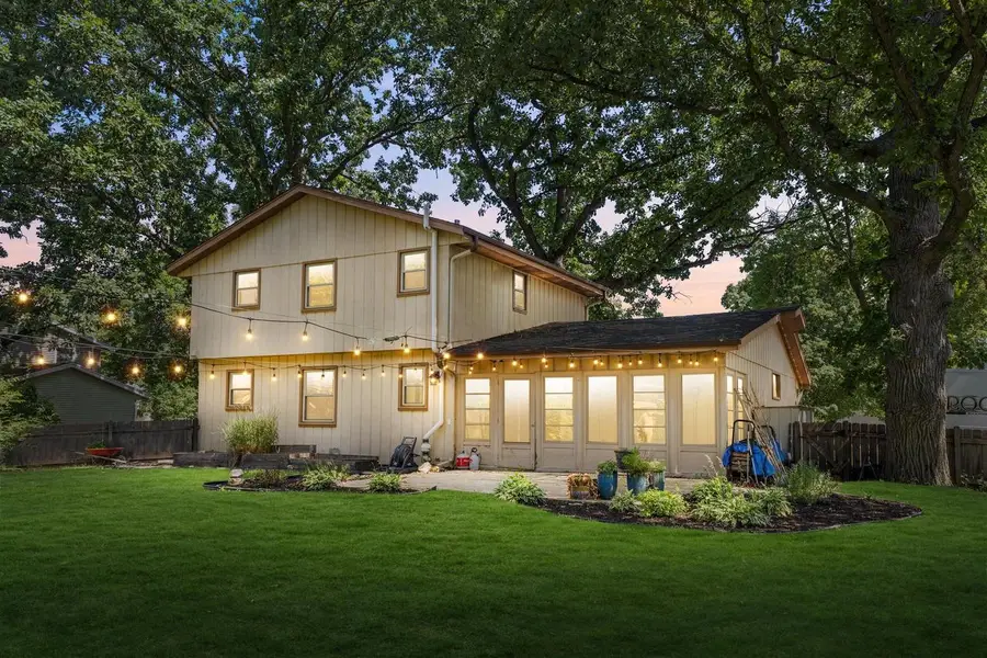 909 School DRIVE, Waukesha, WI 53189 - #2