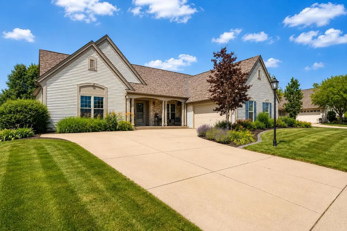 1122 River Place BOULEVARD, Waukesha, WI 53189 - #1