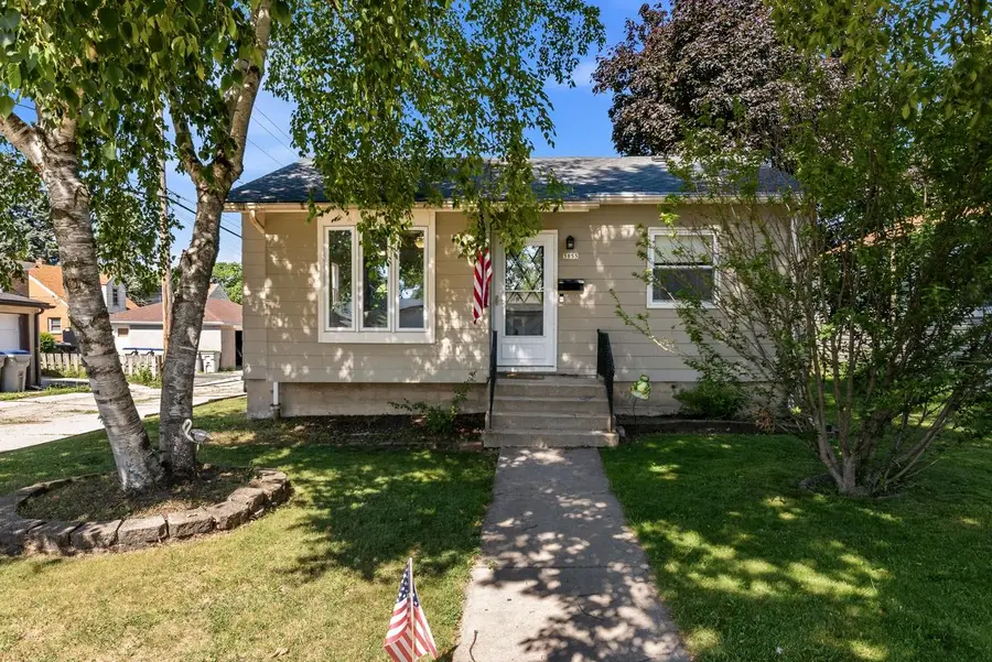 3855 S 17th STREET, Milwaukee, WI 53221 - #2