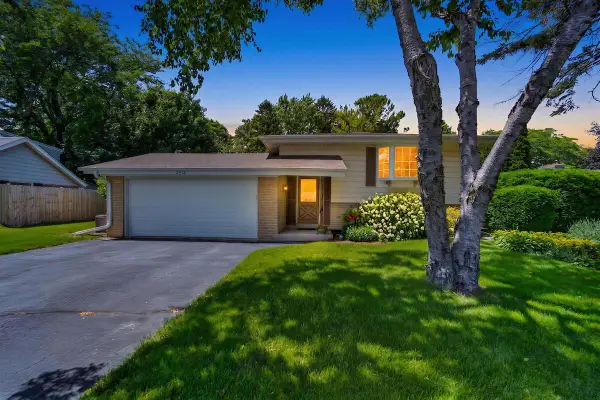 5434 Whirlaway LANE, Racine, WI 53402