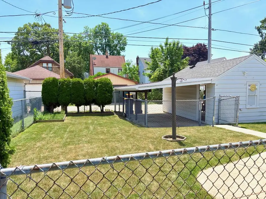 6727 W Lincoln AVENUE, West Allis, WI 53219 - #3