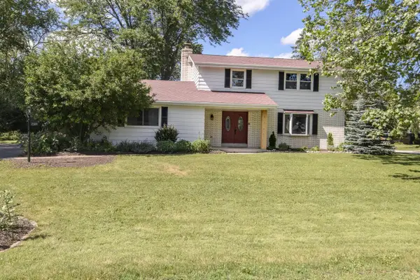 BR21300 Astolat DRIVE, Brookfield, WI 53045