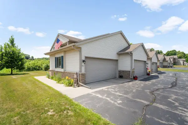 951 Spring COURT, West Bend, WI 53095