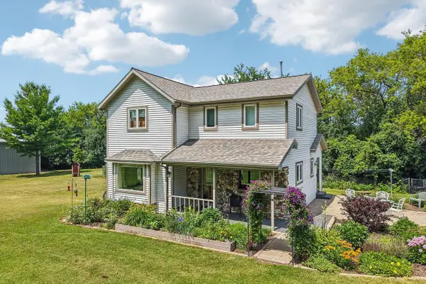 S17W32648 Mickle ROAD, Delafield, WI 53018