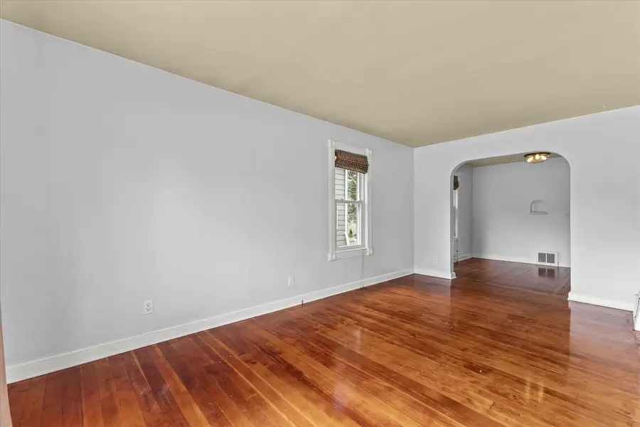 128 S Hartwell AVENUE, Waukesha, WI 53186 - #2