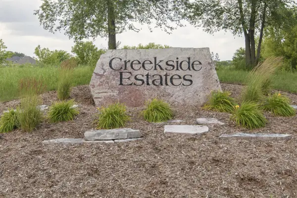 S109W24935 Overlook DRIVE, Mukwonago, WI 53149