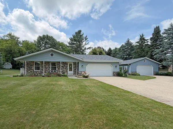 4861 Briarvale DRIVE, West Bend, WI 53095