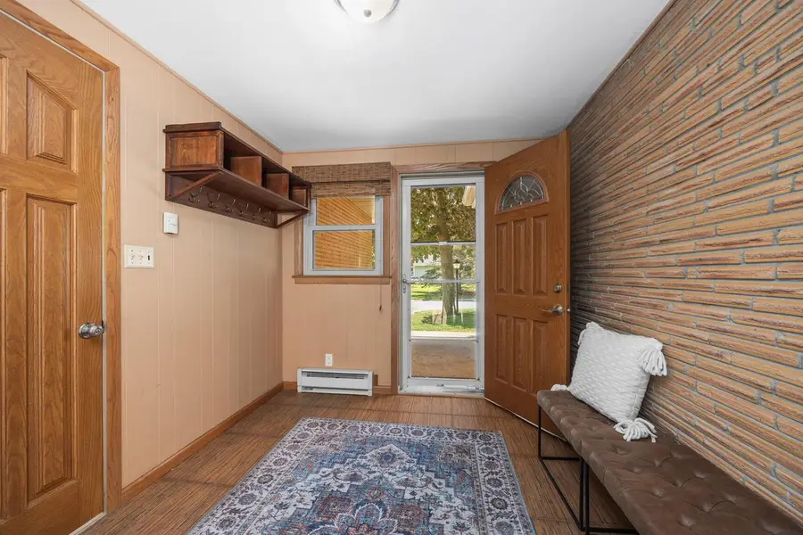 7222 Enfield AVENUE, Milwaukee, WI 53219 - #2