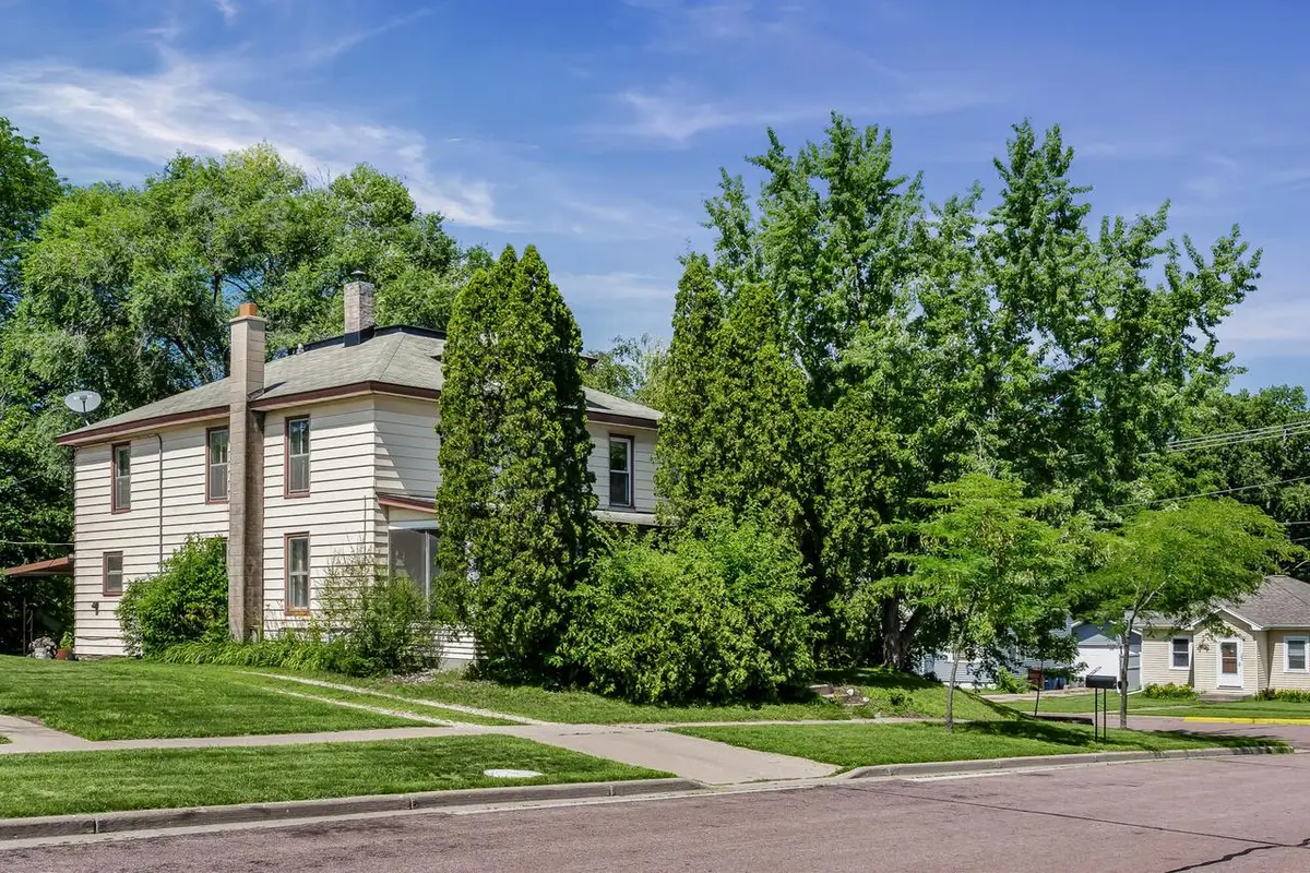 319 Locust STREET, Onalaska, WI 54650 - #1