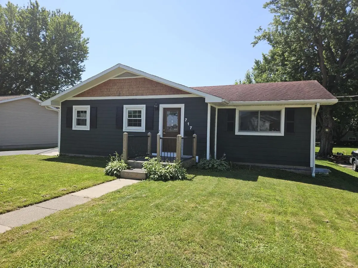 717 Austin St, Sparta, WI 54656 - #1