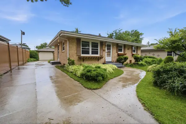 W171N8437 Allen AVENUE, Menomonee Falls, WI 53051