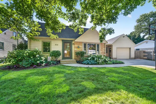 216 S Elmwood AVENUE, Burlington, WI 53105