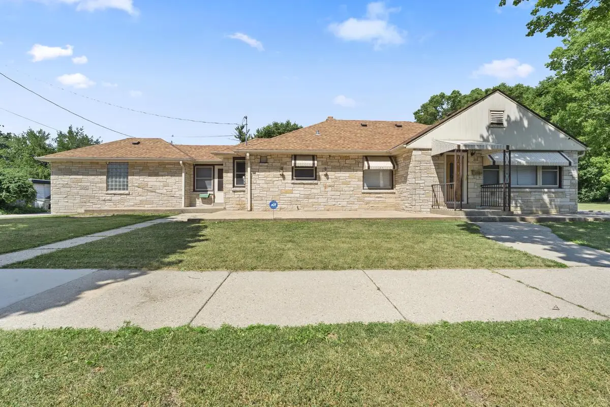 3031 S 33rd STREET, Milwaukee, WI 53215 - #1