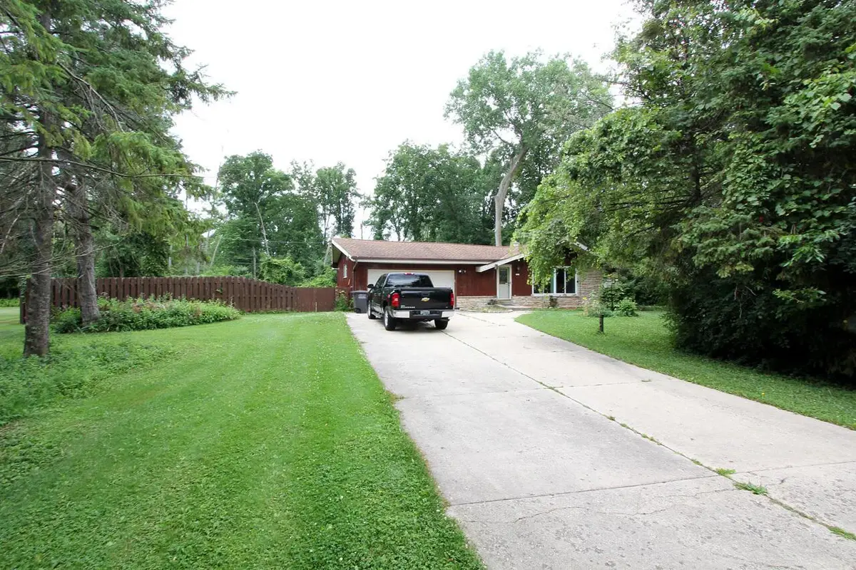 5311 S Honey Creek DRIVE, Greenfield, WI 53221 - #1