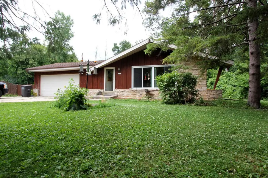 5311 S Honey Creek DRIVE, Greenfield, WI 53221 - #2