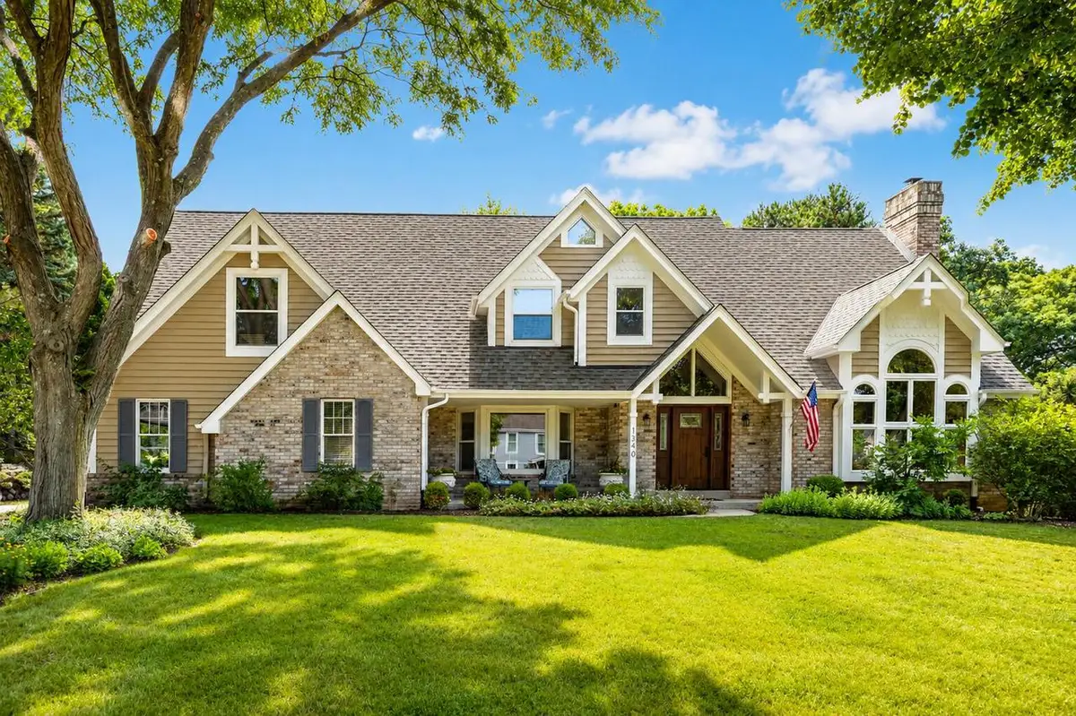 1340 Barrington Woods DRIVE, Brookfield, WI 53045 - #1