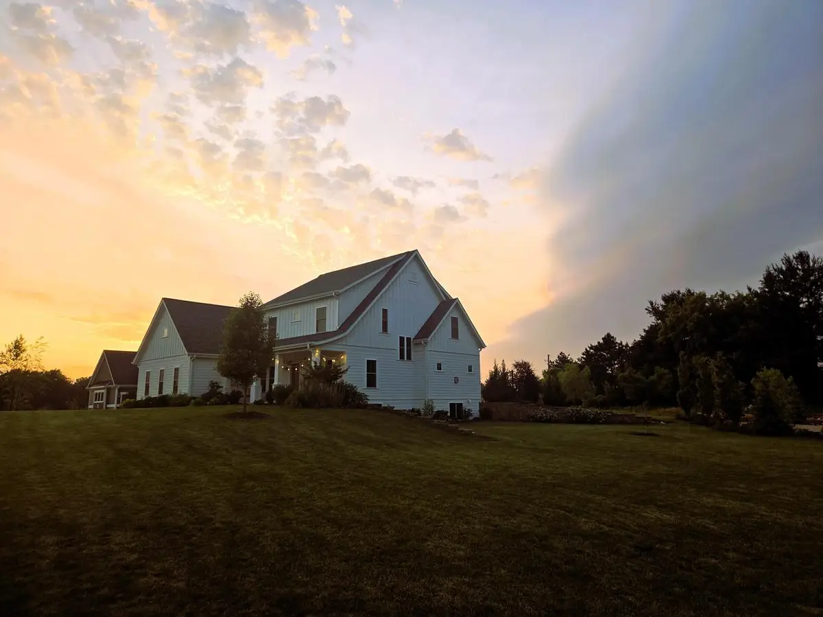 N52W30598 Moraine DRIVE, Hartland, WI 53029 - #1